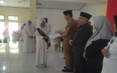 Tiga Siswa MTs Negeri 4 Bolsel Ikuti Wisuda Gema Juz Ke 30 Di Molibagu