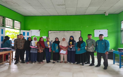 MTs Negeri 4 Bolsel Serahkan Raport Semester Genap Tahun Pelajaran 2024/2025